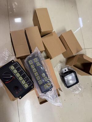 R210LC-7 Đèn làm việc chuyển động phanh AC